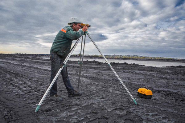 Servicios de Topografía · Topógrafos Servicios Topográficos y Geomáticos Fuente la Lancha